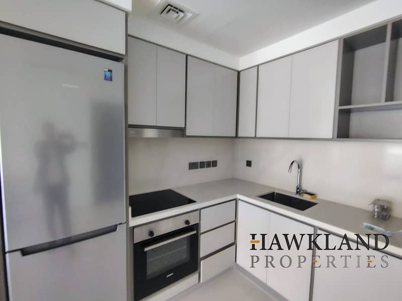 Modern Apartment with Stunning Skyline Views - Image 11