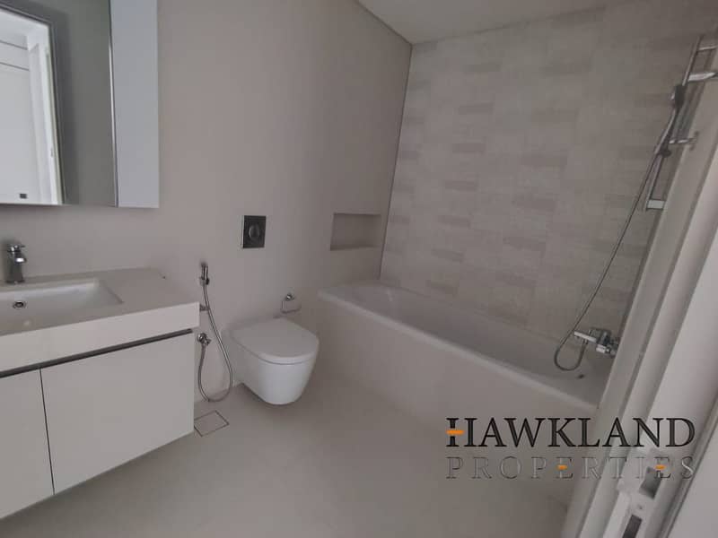 Modern Apartment with Stunning Skyline Views - Image 14