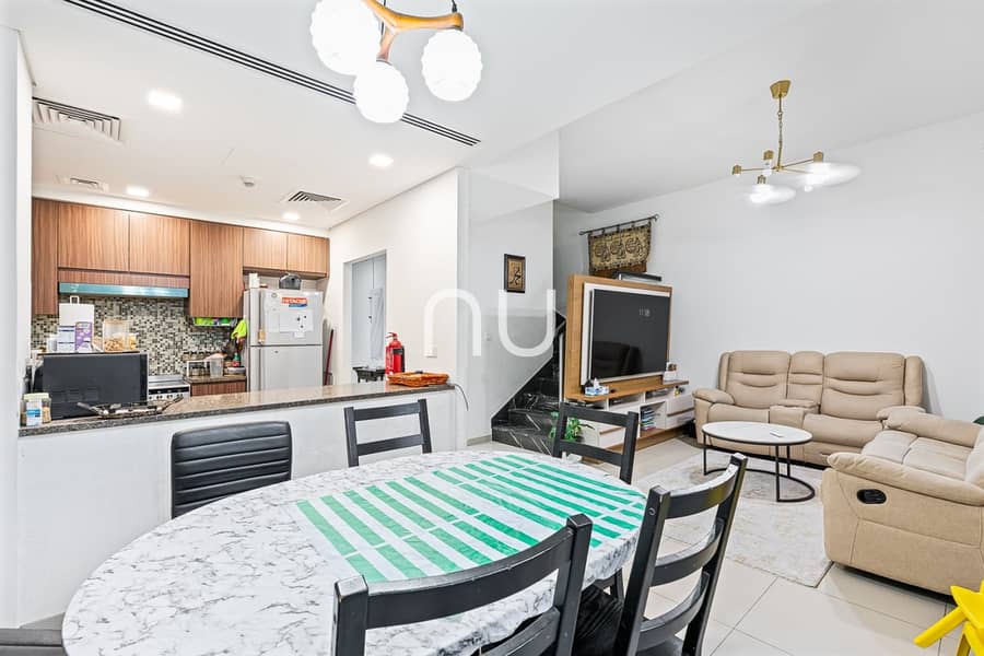 4 BR Townhouse| Single Row | Vacant On Transfer - Image 8