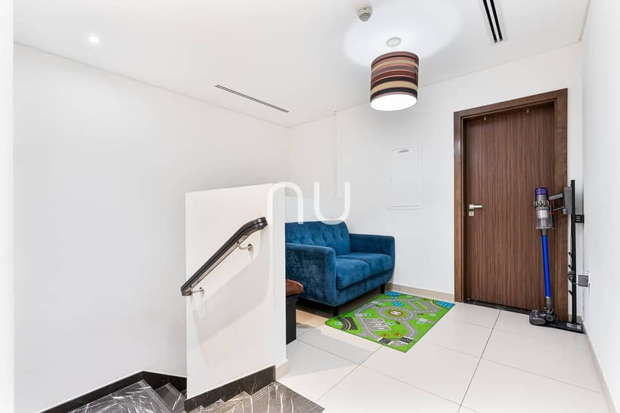 4 BR Townhouse| Single Row | Vacant On Transfer - Image 13