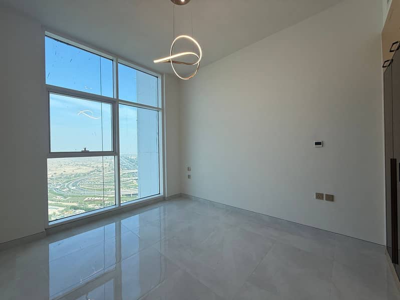 Vacant | Prime Location | Spacious Layout - Image 9