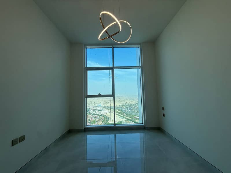 Vacant | Prime Location | Spacious Layout - Image 10