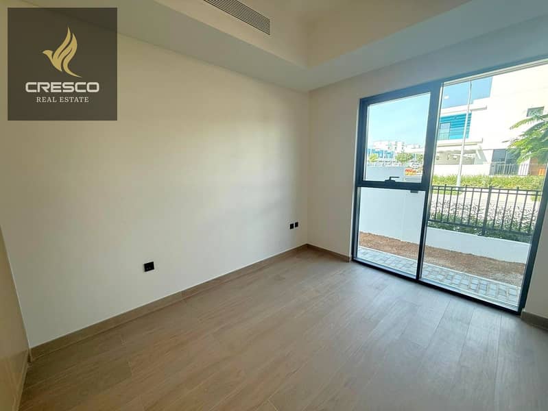 SINGLE ROW | SPACIOUS | BRAND NEW