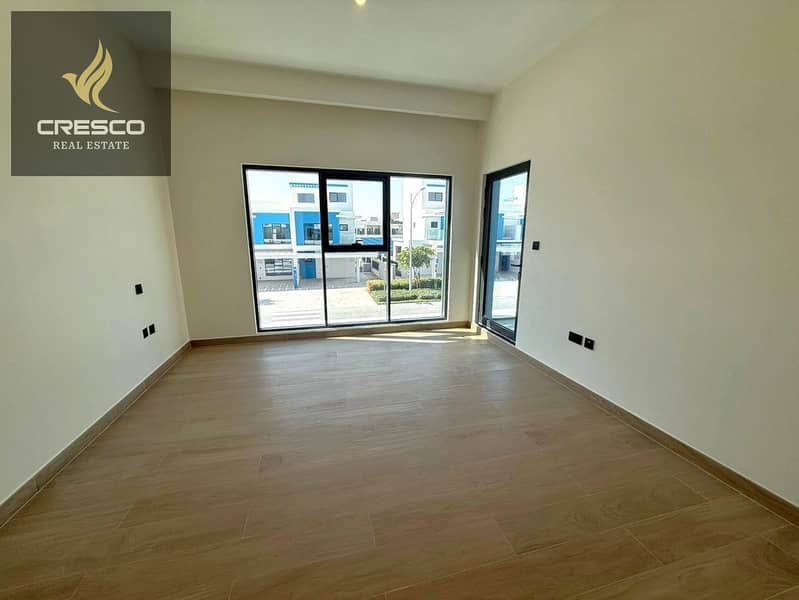 SINGLE ROW | SPACIOUS | BRAND NEW - Image 7