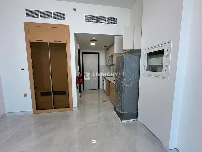 HIGH FLOOR | BRAND NEW | SEMI FURNISHED