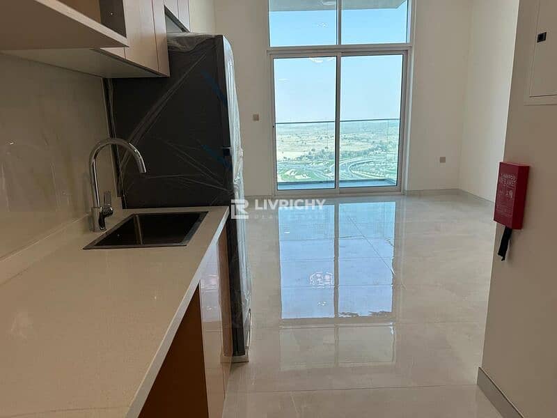 HIGH FLOOR | BRAND NEW | SEMI FURNISHED - Image 6
