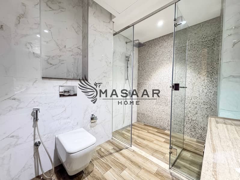 Canal n Skyline View | Huge Balcony | Negotiable - Image 14