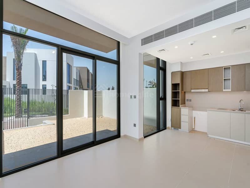 Exclusive | On Pool and Park | Prime Location