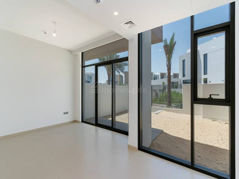 Exclusive | On Pool and Park | Prime Location