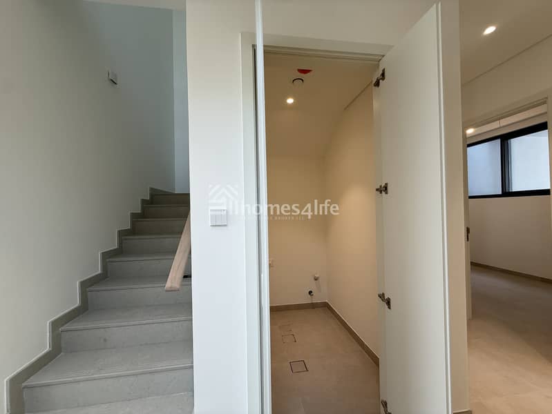 Brand New | Opposite Pool N Park | Single Row - Image 8