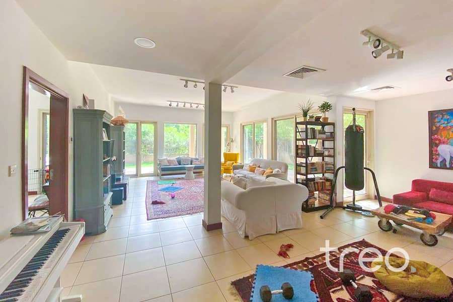 Park Backing | Single Row | Spacious Garden