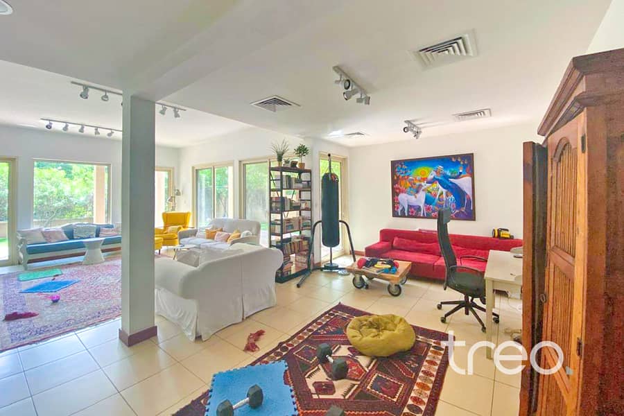 Park Backing | Single Row | Spacious Garden