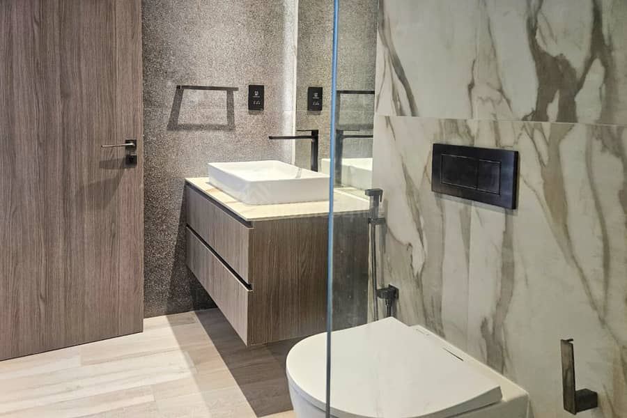 Modern Studio for Rent | Oxford Gardens Arjan - Image 10