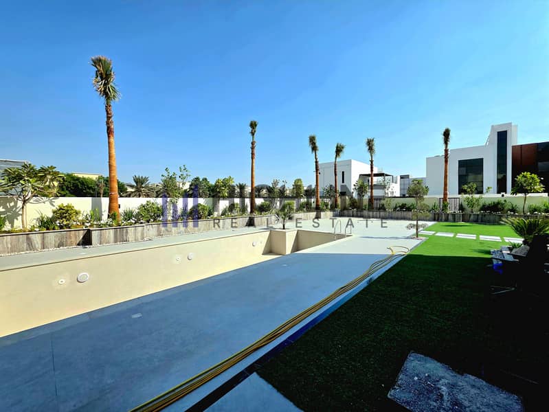 Premium 5BR Family Villa with Private Pool - Image 12