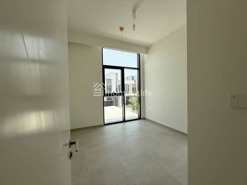 Brand New | Opposite Pool N Park | Single Row - Image 18