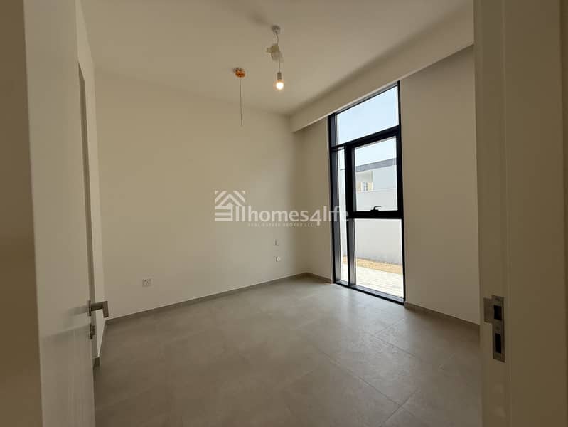 Brand New | Opposite Pool N Park | Single Row - Image 20