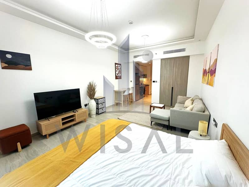 FULLY FURNISHED | READY TO MOVE IN | VACANT | SMART HOME FEATURES | PRIME LOCATION