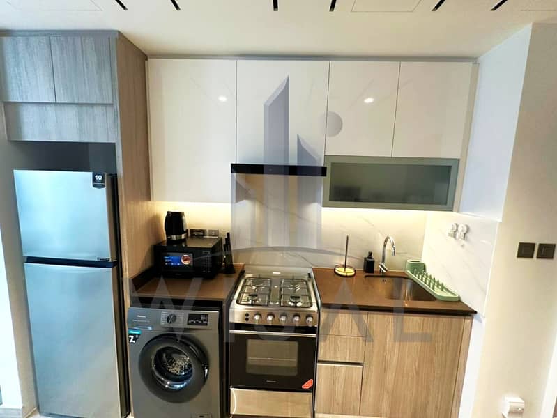 FULLY FURNISHED | READY TO MOVE IN | VACANT | SMART HOME FEATURES | PRIME LOCATION