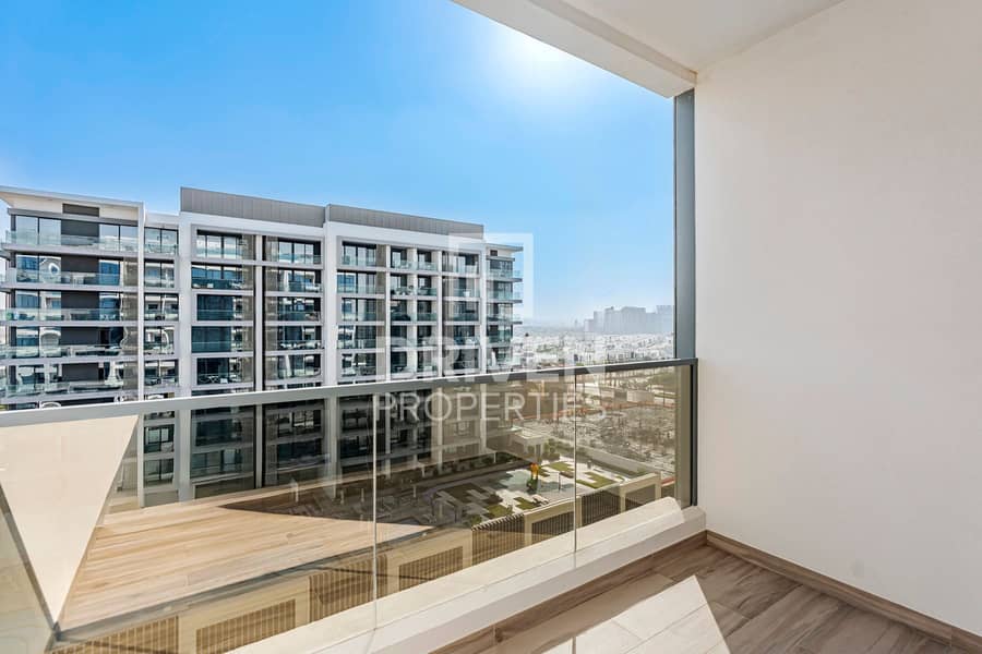 Cozy Modern Unit | Close to Park | Ideal Location - Image 8