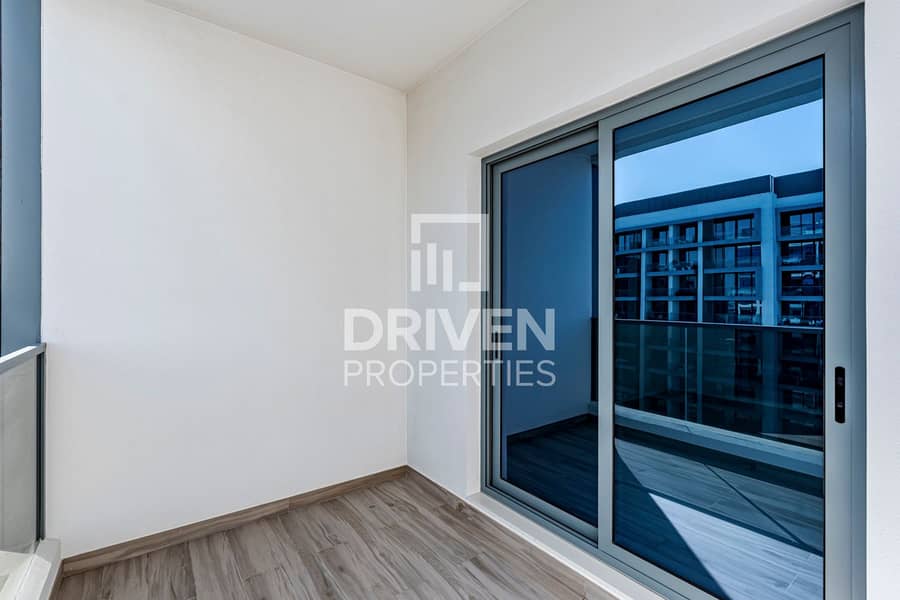 Cozy Modern Unit | Close to Park | Ideal Location - Image 9