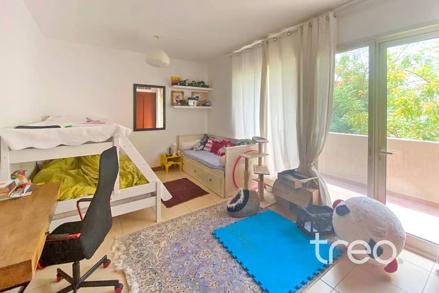 Park Backing | Single Row | Spacious Garden - Image 12