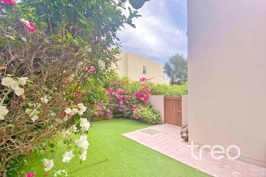 Park Backing | Single Row | Spacious Garden - Image 22