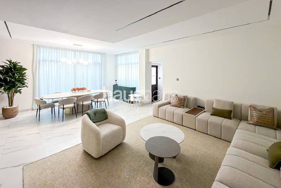 Exclusive I Upgraded & Extended I Corner Plot