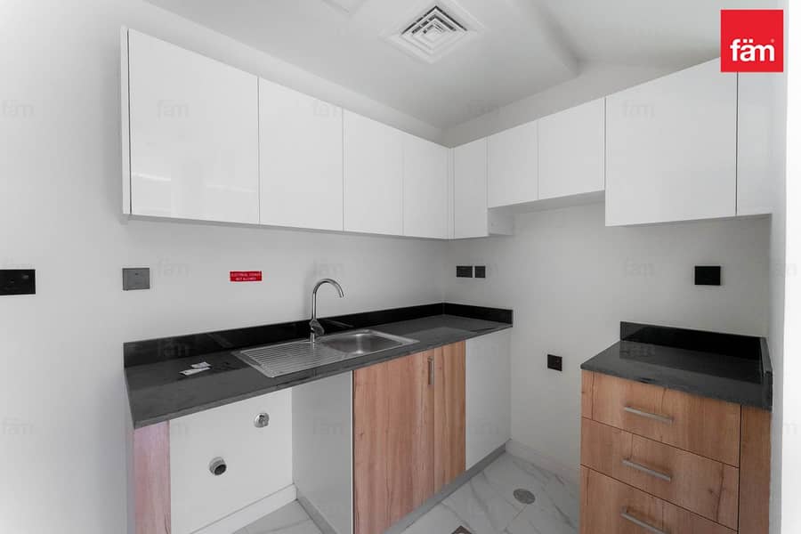 Green Belt Facing | Vacant | Great Location | New - Image 10