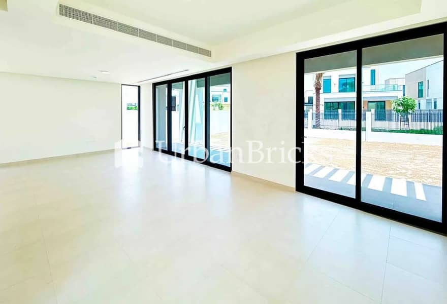 Brand New l Park Facing l Single Row