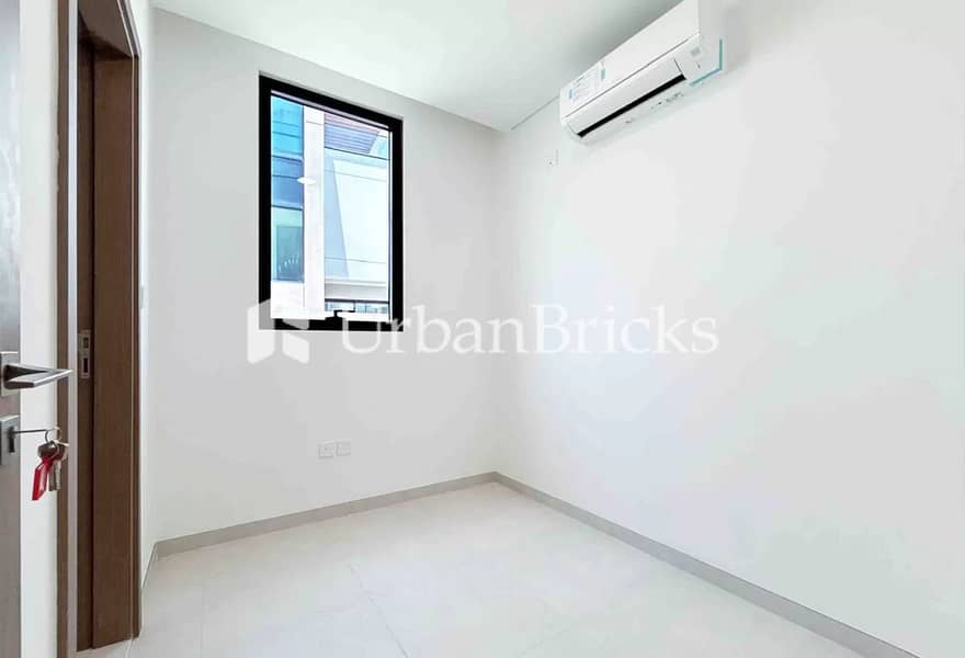 Brand New l Park Facing l Single Row - Image 7