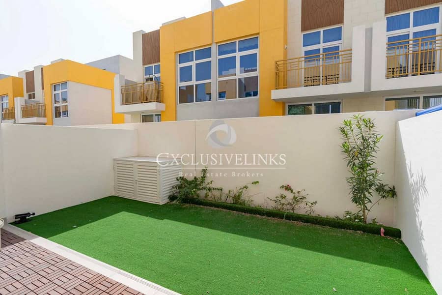 Vacant 3 BR Villa | Roof Deck | Ready to Move In