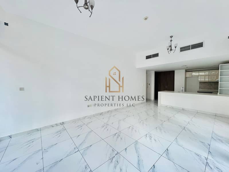 Rare Size - New Building - Chiller Free - Pets Allowed