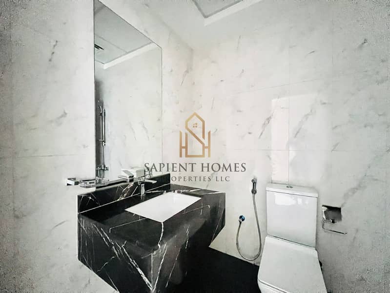 Rare Size - New Building - Chiller Free - Pets Allowed - Image 9