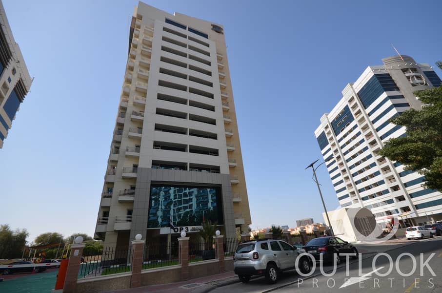 Spacious Unit I Vacant I Great Community - Image 14