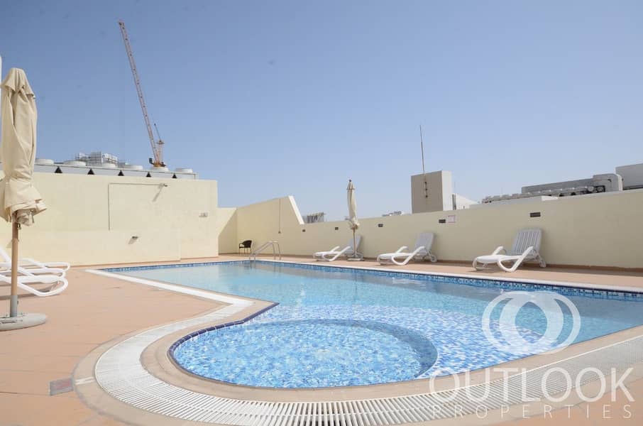 Spacious Unit I Vacant I Great Community - Image 13