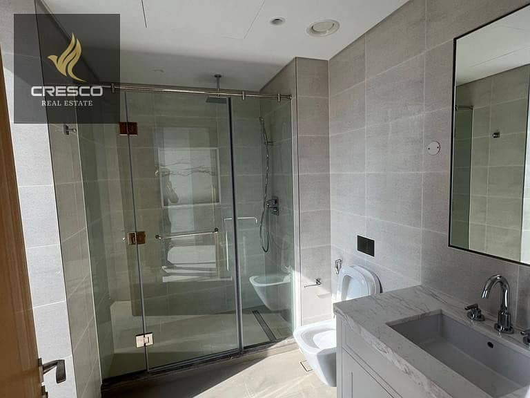 Sleek Apartment | Prime Spot | Boulevard View - Image 9