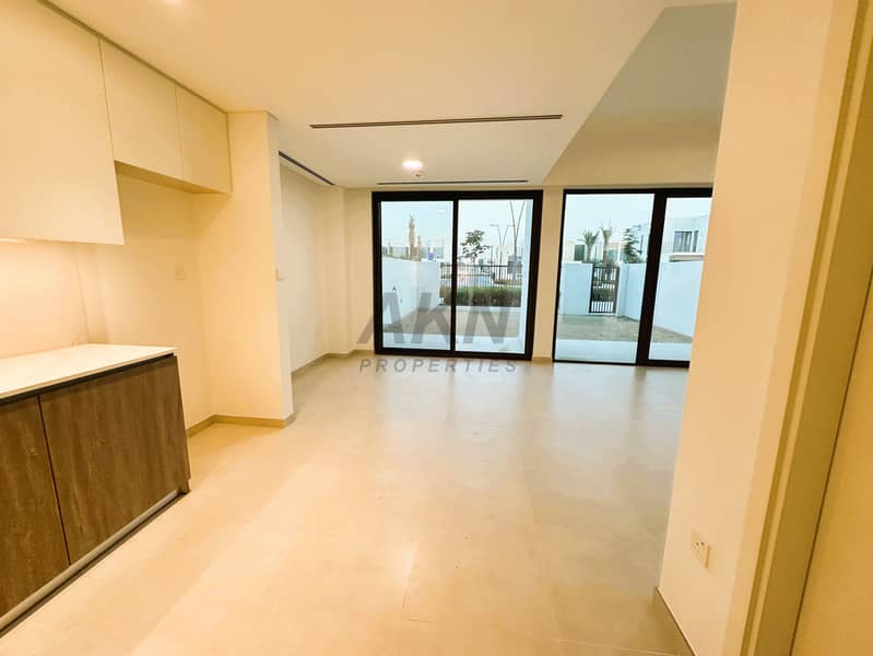 Brand New | Single Row | Spacious Layout