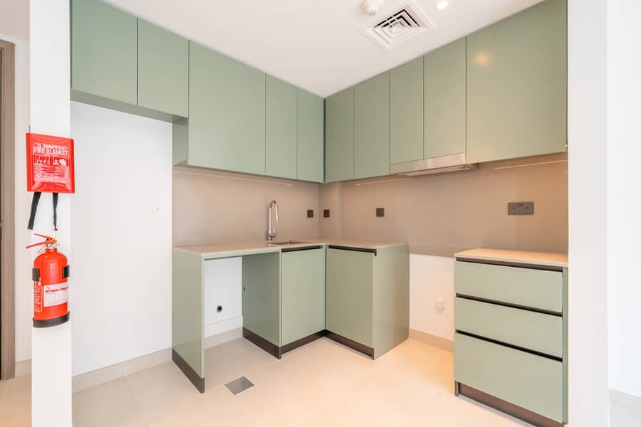 Luxury 1BR in Viridian | Premium Parkside Living at City Walk - Image 9