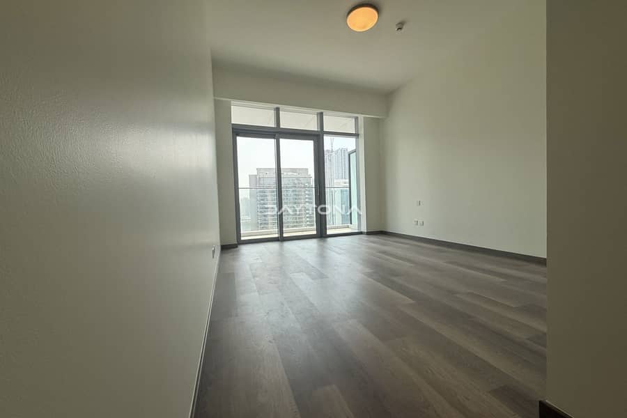 LUXURY FINISHING | CANAL VIEW | STUDY ROOM