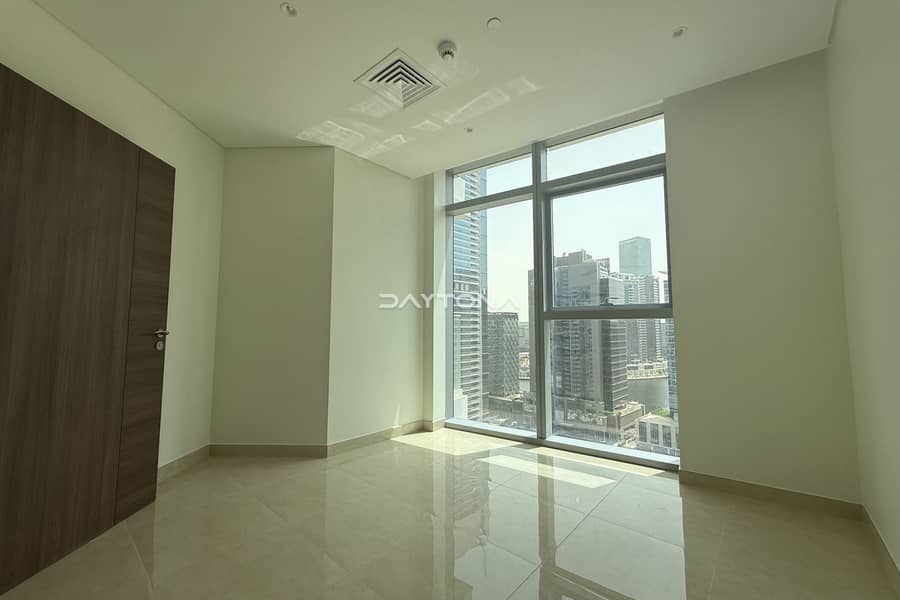 LUXURY FINISHING | CANAL VIEW | STUDY ROOM