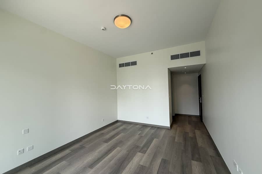 LUXURY FINISHING | CANAL VIEW | STUDY ROOM