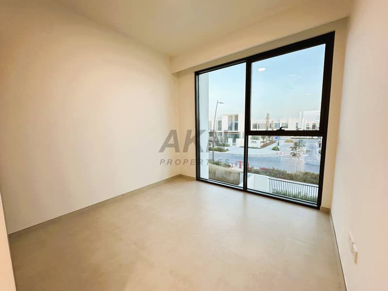 Brand New | Single Row | Spacious Layout - Image 8