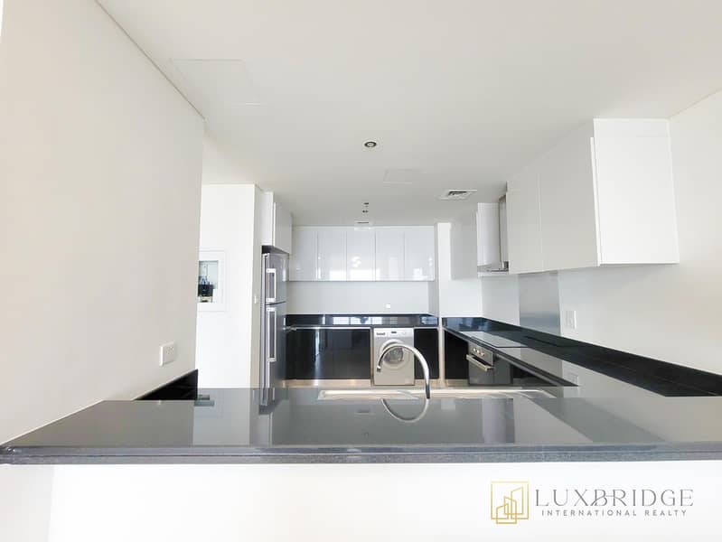 Luxury Living |Vacant | Palm View