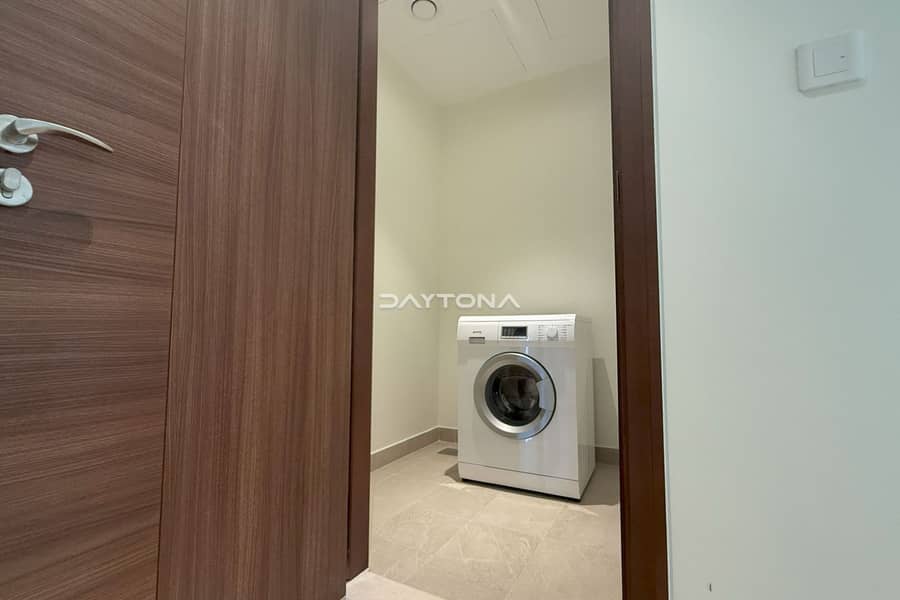 LUXURY FINISHING | CANAL VIEW | STUDY ROOM - Image 24