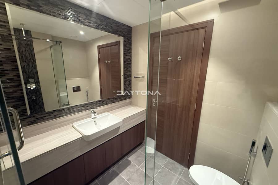 LUXURY FINISHING | CANAL VIEW | STUDY ROOM - Image 28