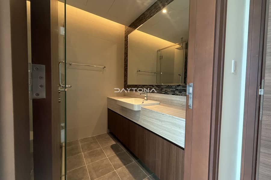 LUXURY FINISHING | CANAL VIEW | STUDY ROOM - Image 34