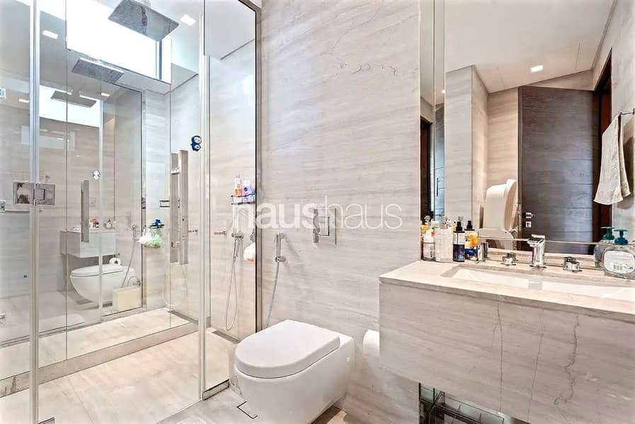 4 Bed + Maids | Fully Furnished | Fully Upgraded - Image 10