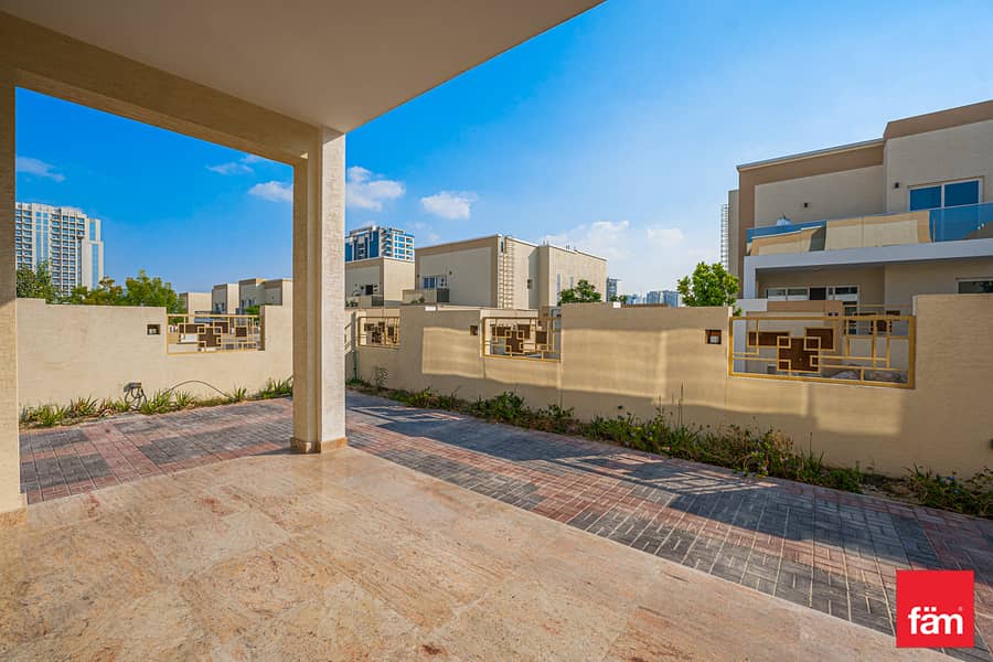 Unique Unit | En Suite | Immaculate Condition - Image 12