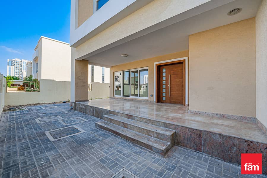 Unique Unit | En Suite | Immaculate Condition - Image 17