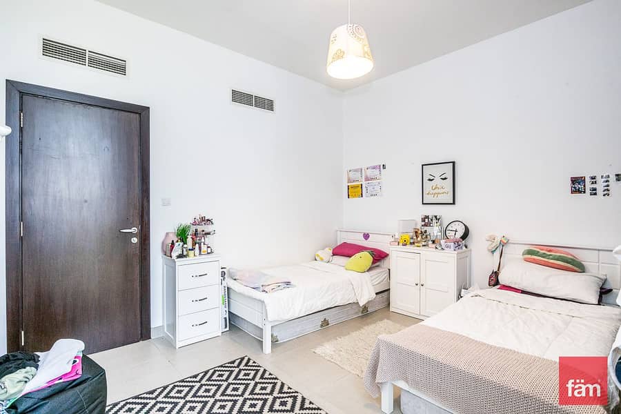 Single Row | 3br + Maid | Mid Unit Arabella 1